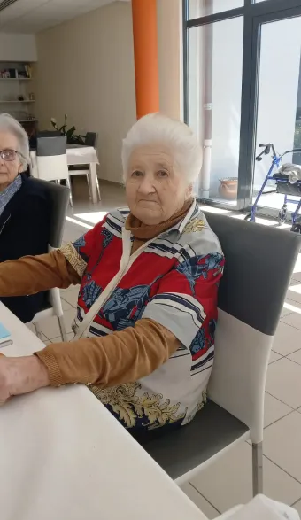 Célébration entre résidents à la résidence OBEO Nevers